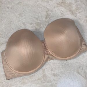 44D Vanity Fair lightly lined strapless bra